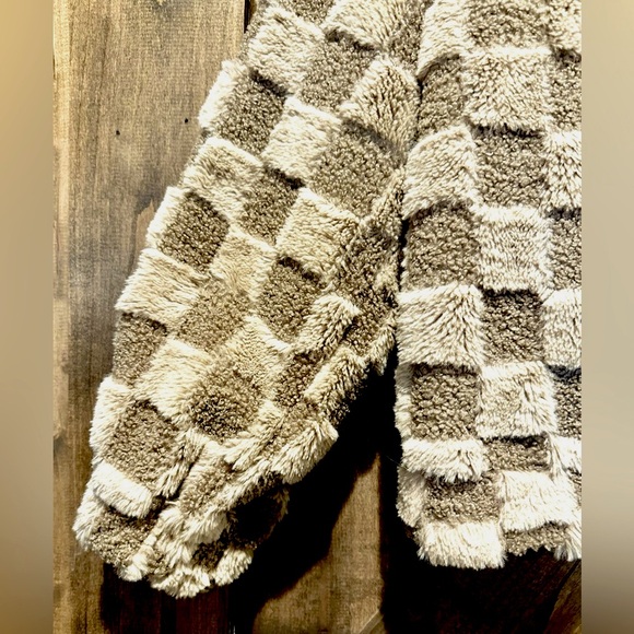 NWT BiBi Cozy Mocha Checkered Sherpa Hooded Jacket - Picture 4 of 16